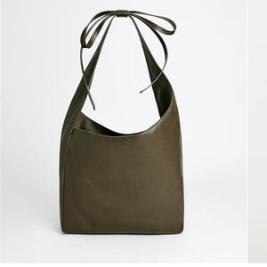 Reformation - The Medium Vittoria Tote Bag - Truffle